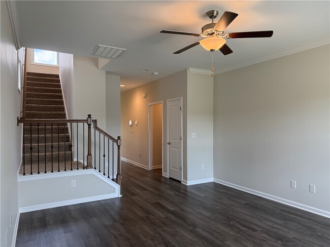 Photo - 117 Weaver Way