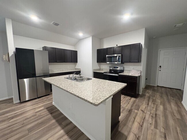 Photo - 668 Wyatt Wy