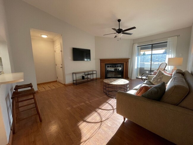 Photo - Furnished Oppenheimer Condo; Shorter Lease Options; Unit 212