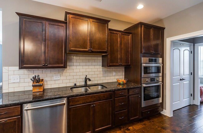 Photo - Beautiful corner-lot townhome in the heart of Beaumont Park