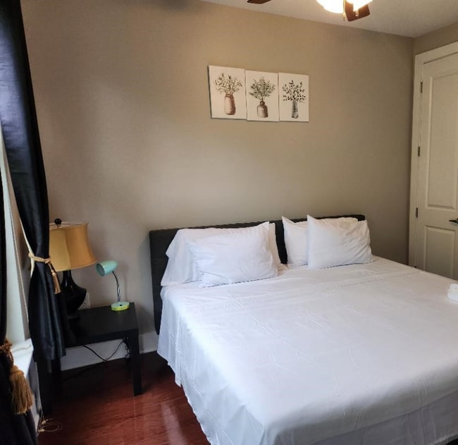 Photo - 1101 W 1st St