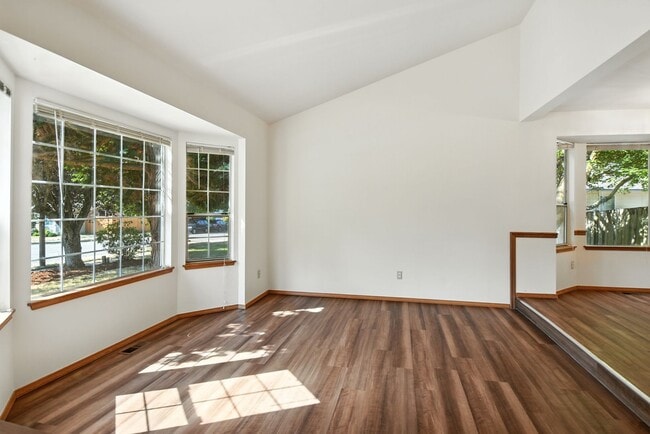 Photo - 3Bd/2.5Ba Kirkland Home