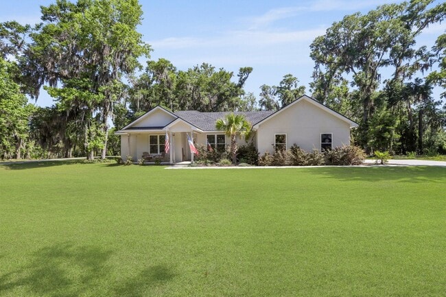 Photo - 3 Bedrooms, 2.5 Baths, and Endless Coastal Charm in Townsend, GA
