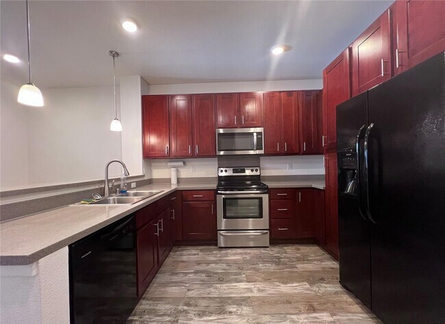 Photo - 550 Kamaaha Ave