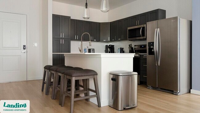 Photo - 650 N Main St Unidad 308