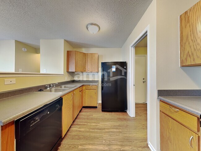 Photo - 2071 Bridlewood Dr