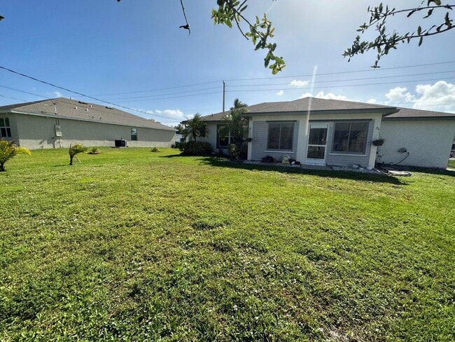 Photo - 707 NW Floresta Dr