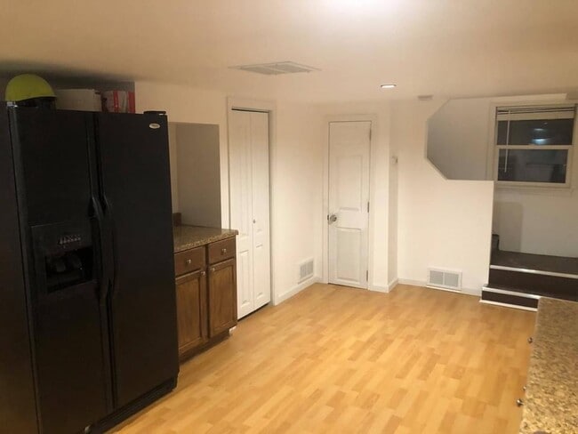 Photo - 2-602 Locust Ave