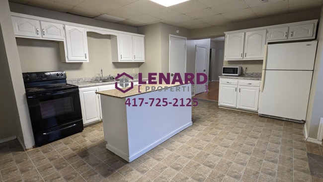 Photo - Walnut - Workizer Unit 1104 Walnut