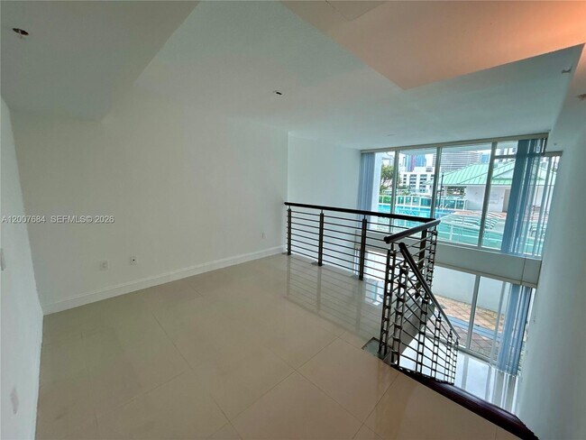 Photo - 41 SE 5th St Unidad 703