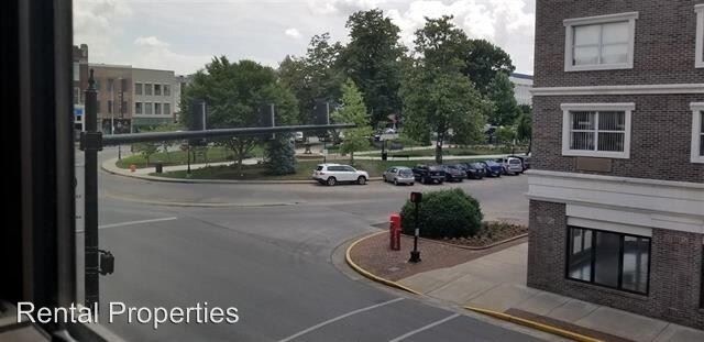 Photo - 927 College St