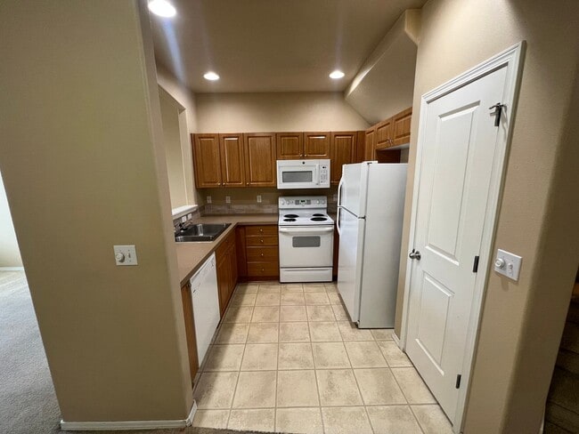 Photo - 2 Bed/1.5 Bath Townhome Near the Old Mill - Attached Garage Unidad 200