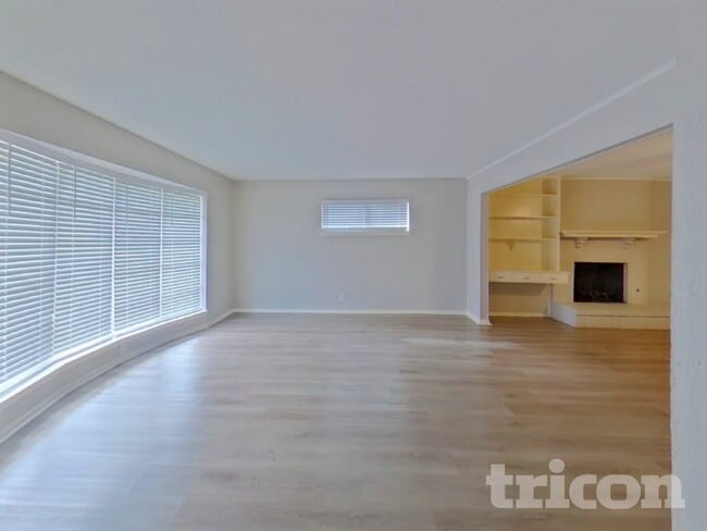 Photo - 1706 Crooks Ct