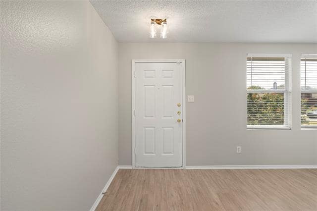 Photo - 605 Hanceville Way