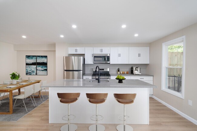 Photo - 171 VAN HORNE St Unidad 1