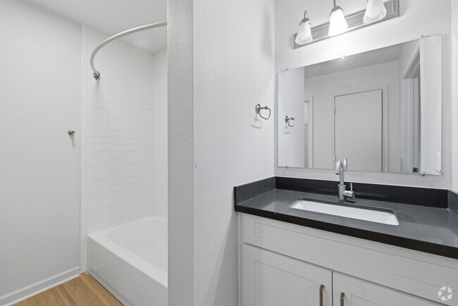 3BR, 2BA - 1,213SF - Primary Bathroom