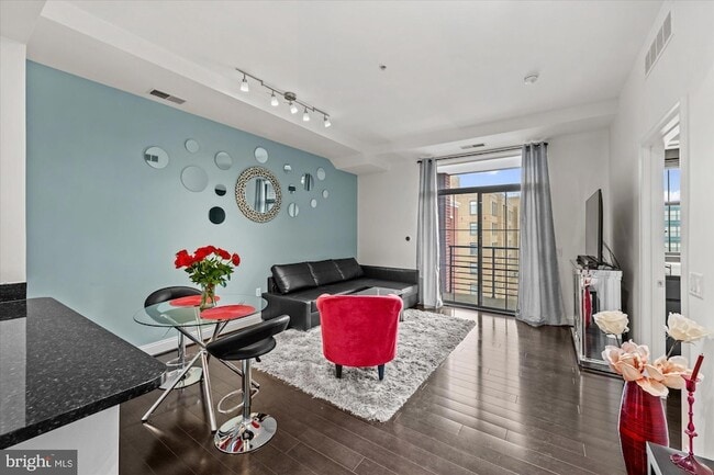 Photo - 1111 Oronoco St Unit 532