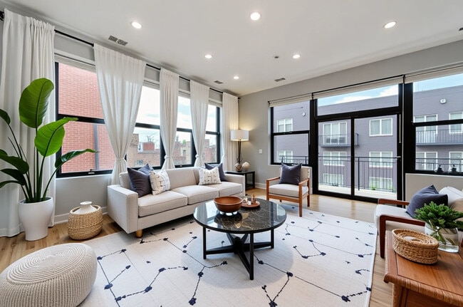 Photo - 2 S Leavitt St Unit 307