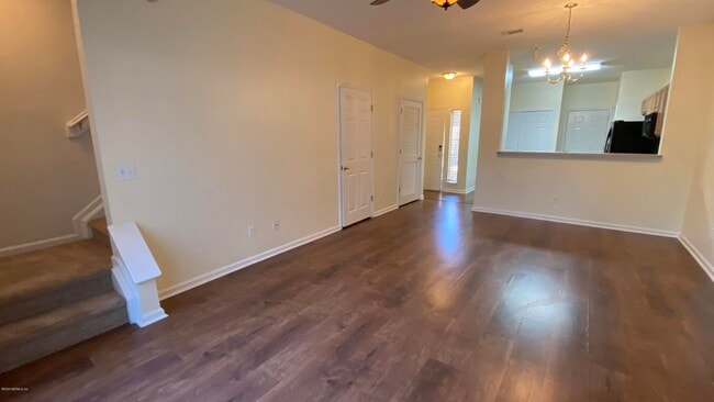 565 Scrub Jay Dr