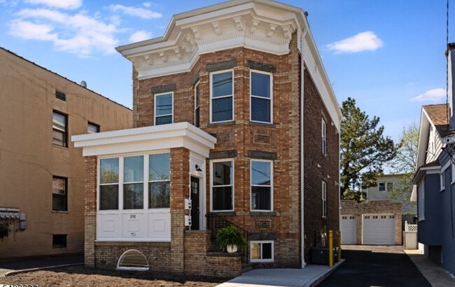 Photo - 191 Franklin St Unit 1