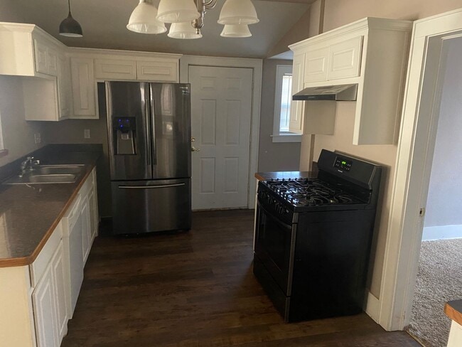 Building Photo - 3 Bedroom and 2 Bath in Durrant Rental