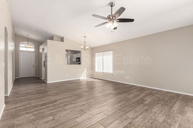 Photo - 1522 S Dove St