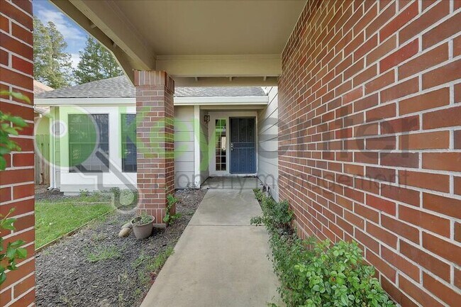 Photo - 1495 Deerfield Cir House