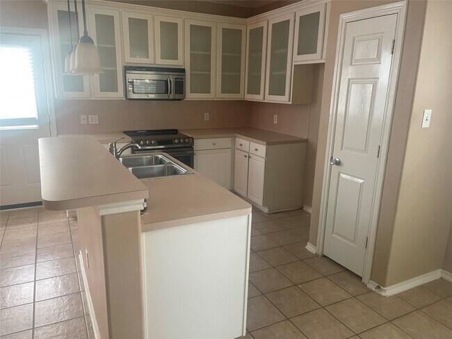 Photo - 5815 Vinemont Ln