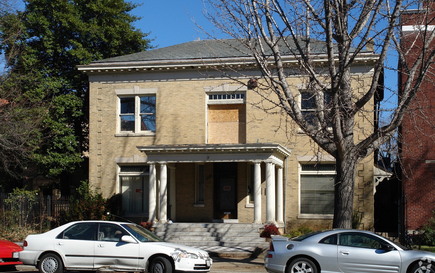 Photo - 1208 W Franklin St Apartments