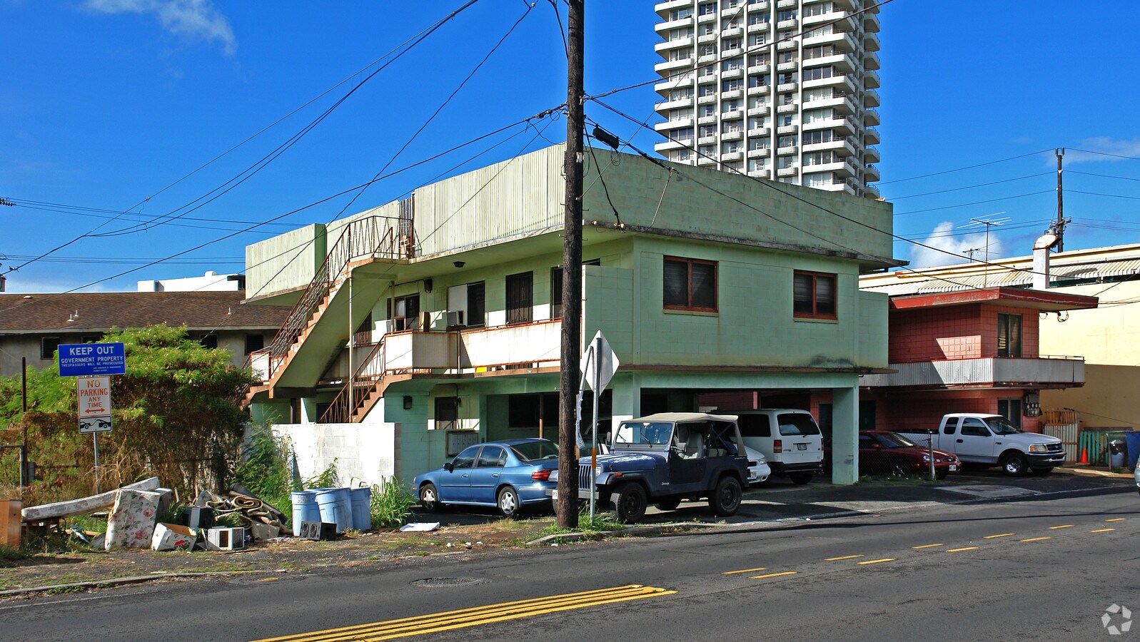 Photo - 2725 Waialae Ave Apartments