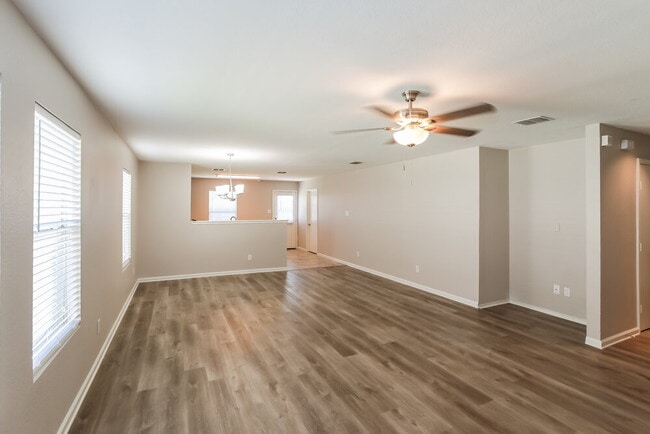 1016 Fort Apache Dr