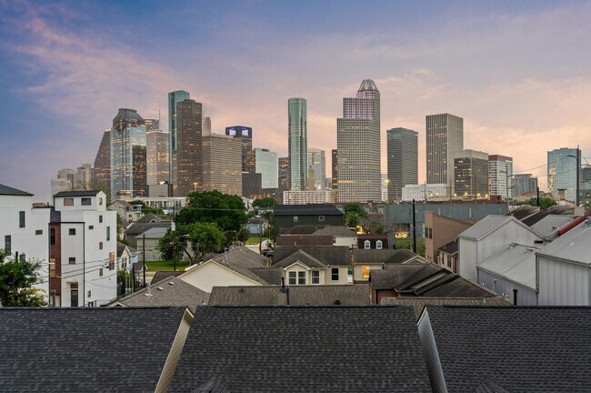 Photo - 1404 Bailey St