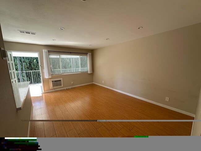 Photo - 994 Westlynn Way Unit 4