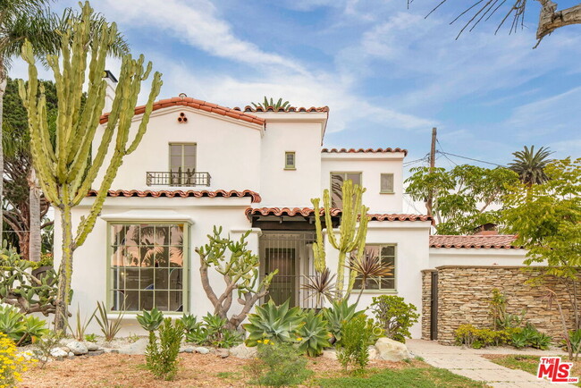 Building Photo - 2228 Prospect Ave