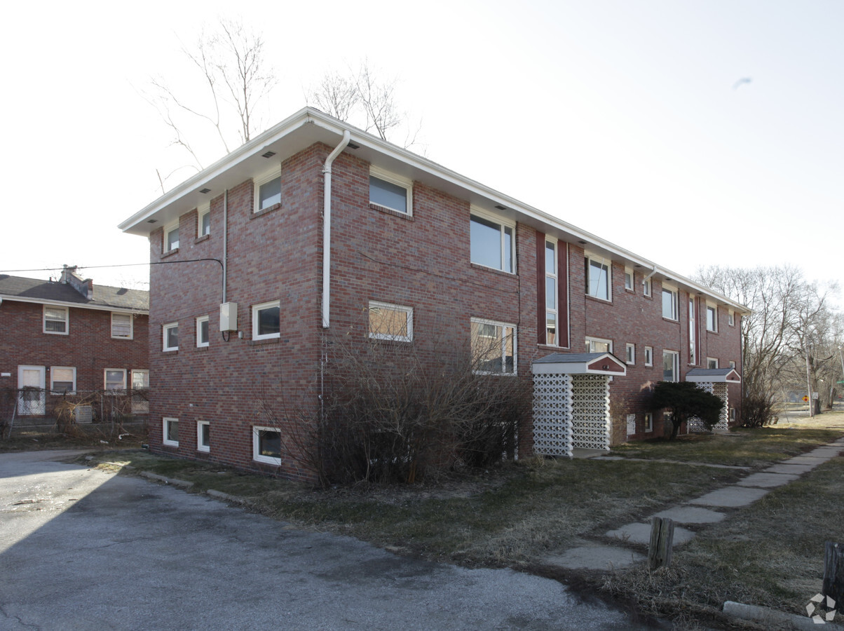 Silverado Apartments - Silverado Apartments