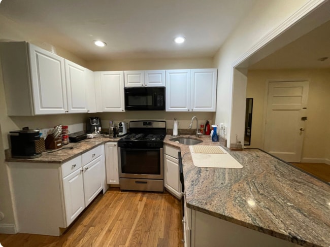 Building Photo - 62 Egmont St