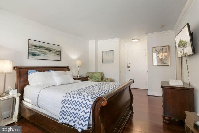 Photo - 1121 Arlington Blvd Unit 726