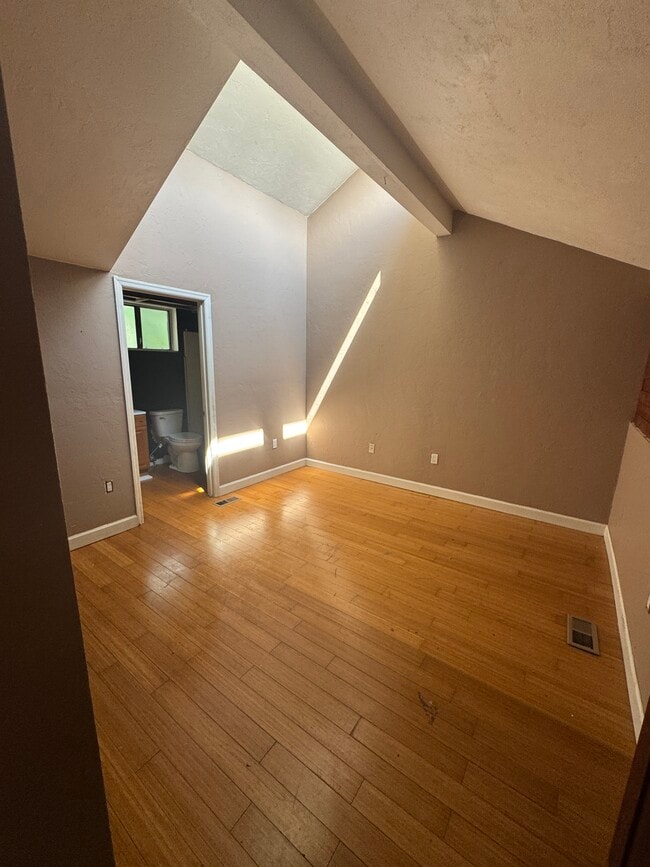 Building Photo - 1860 Nekoma Ct Rental