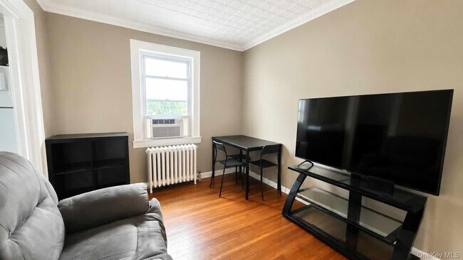 Photo - 275 Bayville Ave Unit 2E