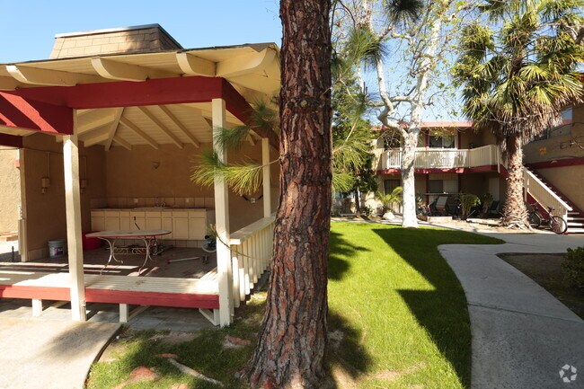 Photo - 7661 Garfield Ave