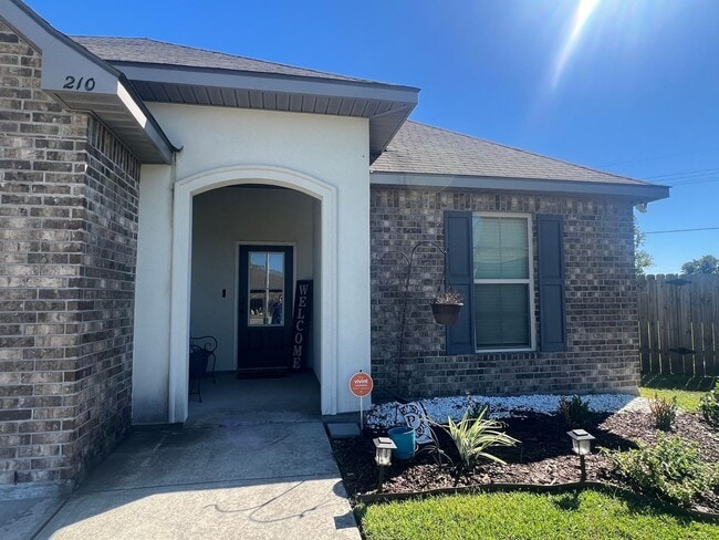 Photo - 210 St Fazzio St