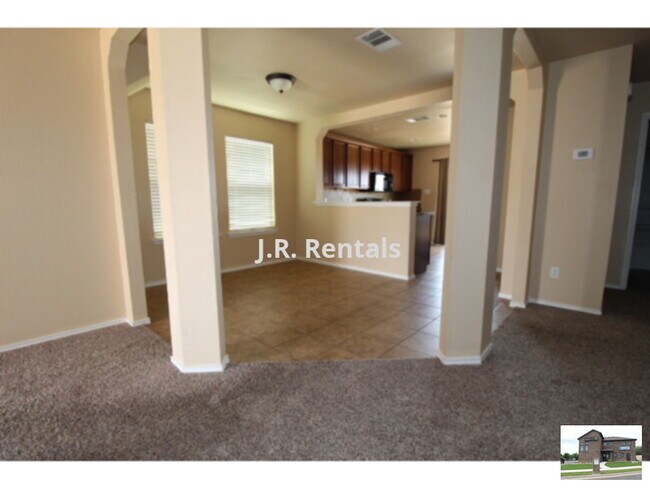 Photo - 304 Gemini Ln