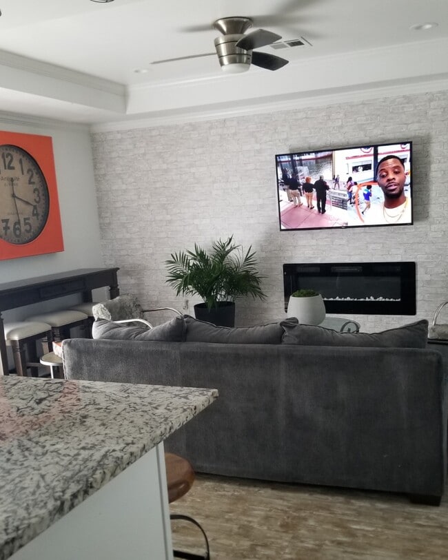 Photo - 1901 River Oaks Dr