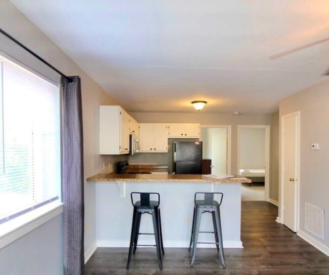 Photo - 1426 Devon Ln