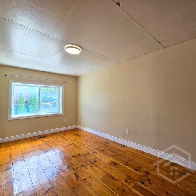 Photo - 1Bedroom Unit Available in Springfield!! Unit 2