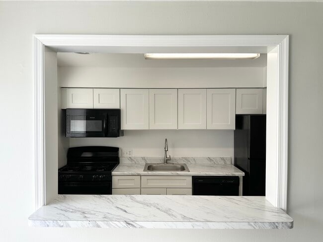 Photo - Fox Crossing Apartments