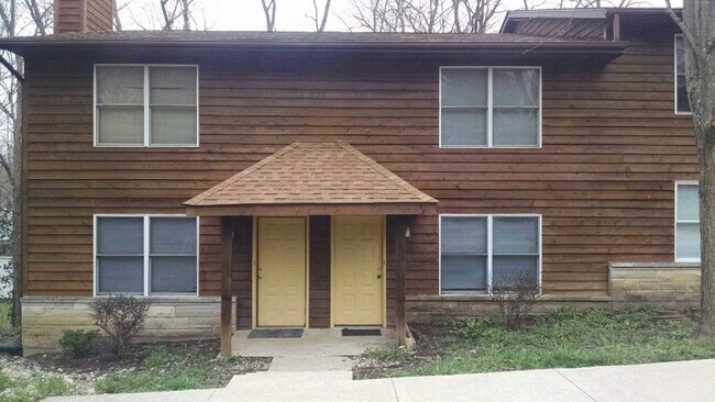 2 Bedroom, 1.5 bath Townhouse: Cedar Grove... - 2 Bedroom, 1.5 bath Townhouse: Cedar Grove... Unidad 734 West 17th Street
