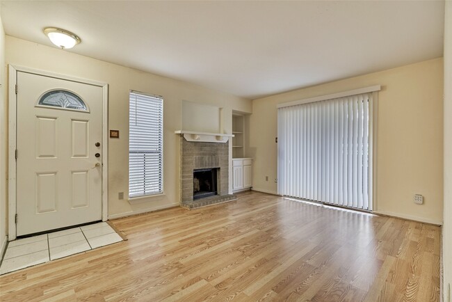 Photo - 3500 Tangle Brush Dr Unit 25