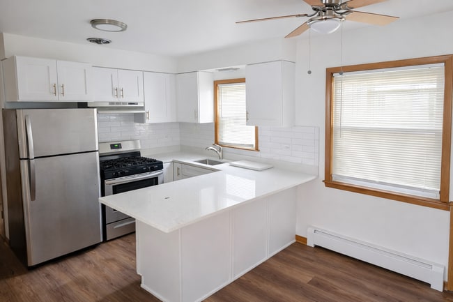 Photo - 5834 W Montrose Ave Unidad 1S