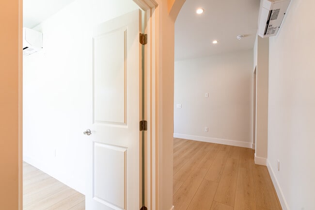 4639 W 18th St Unit 4639